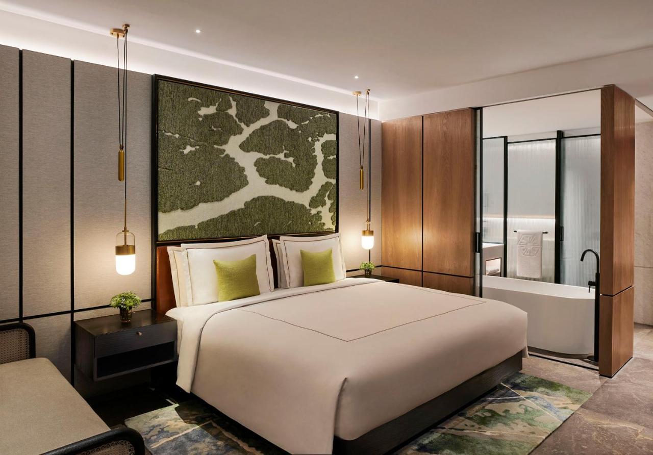 Taj The Trees, Mumbai Hotel Bagian luar foto