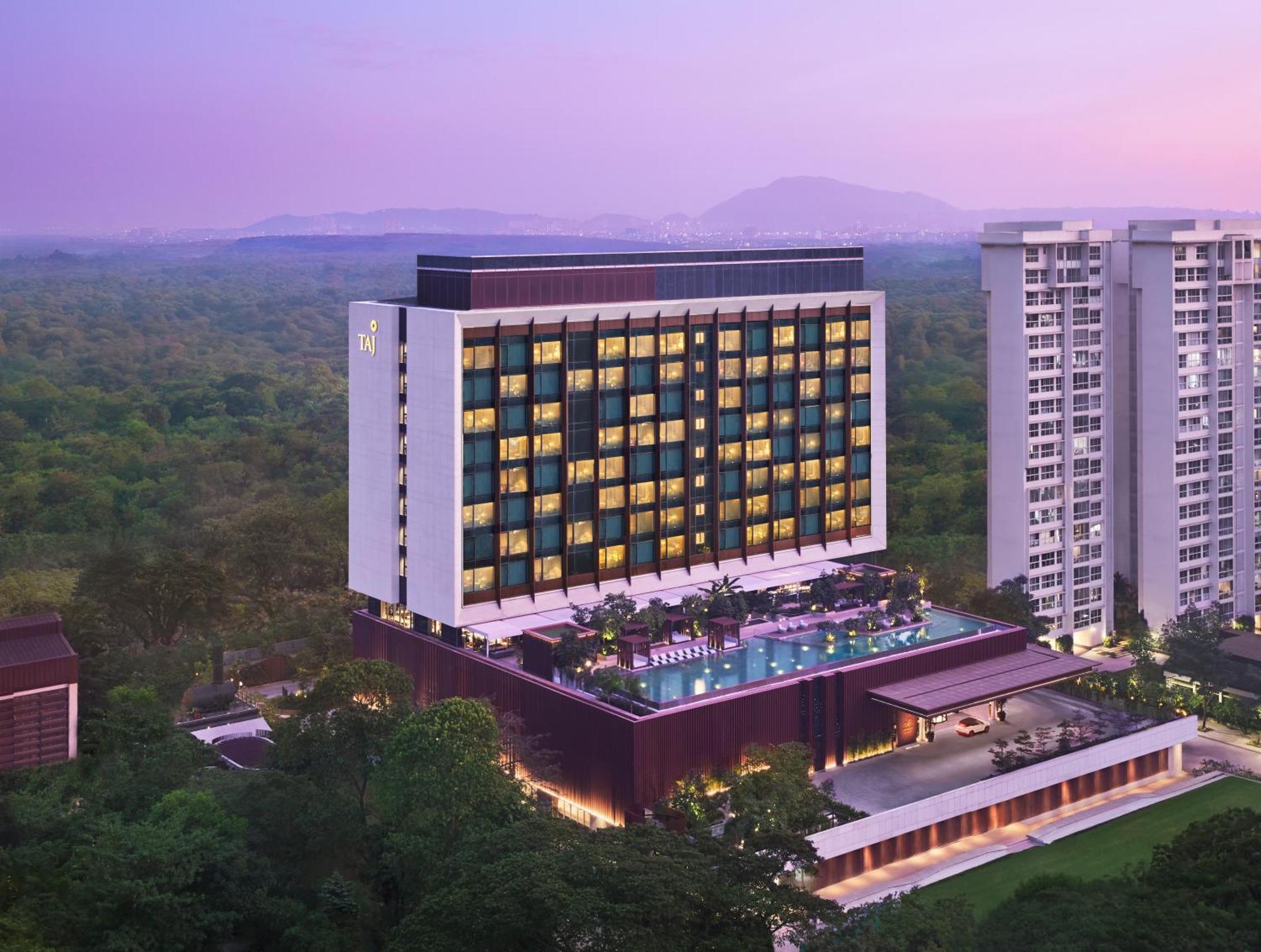 Taj The Trees, Mumbai Hotel Bagian luar foto